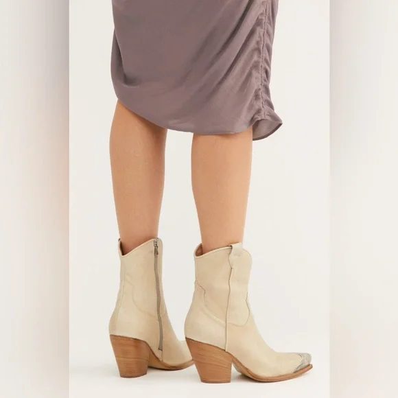 FREE PEOPLE BRAYDEN WESTERN BOOTS IN BONE 41 11
